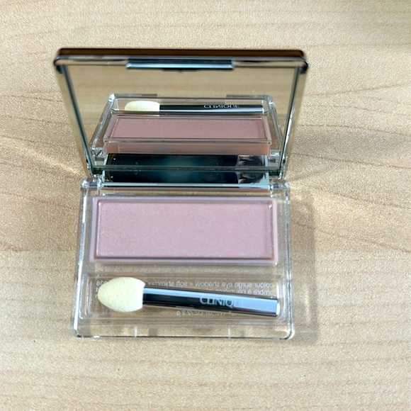 NWT - Clinique color surge “238 Almost Peach” eye shadow - Picture 2 of 3
